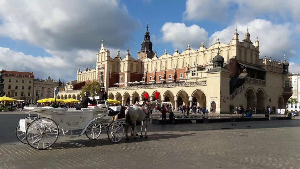 Sukiennice in Cracow Main Square / fot. Pixabay 