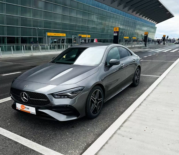 Car rental at Warsaw Modlin airport / fot. CarFree