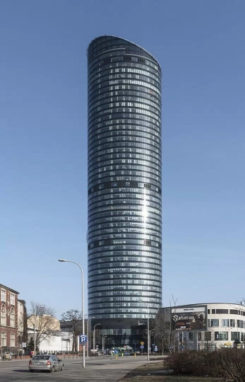 Sky Tower we Wrocławiu