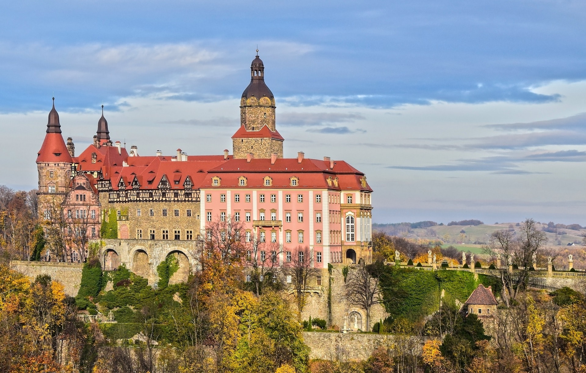 Zamek Książ w Wałbrzychu (źródło: Obraz Mirosław i Joanna Bucholc z Pixabay)