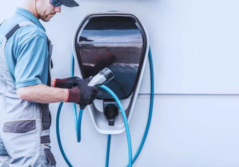 Jak ładować samochód elektryczny - przewodnik krok po kroku / fot. Canva.com