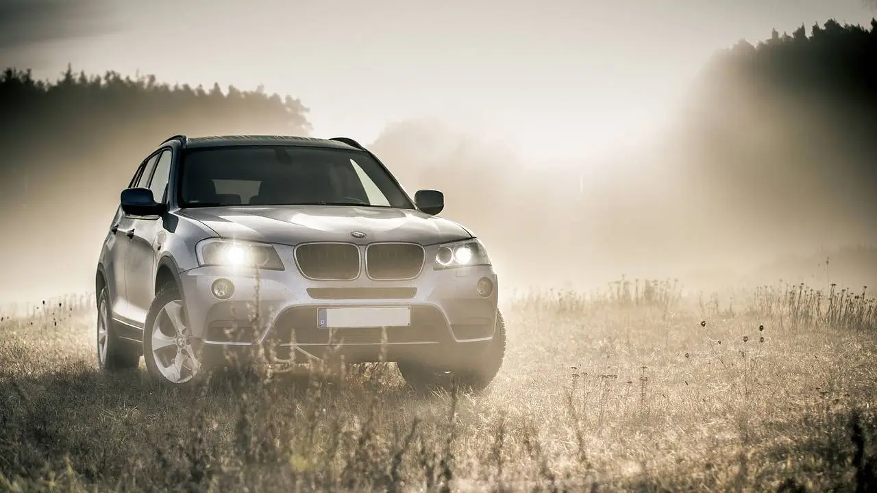 bmw-1216469_1280.webp